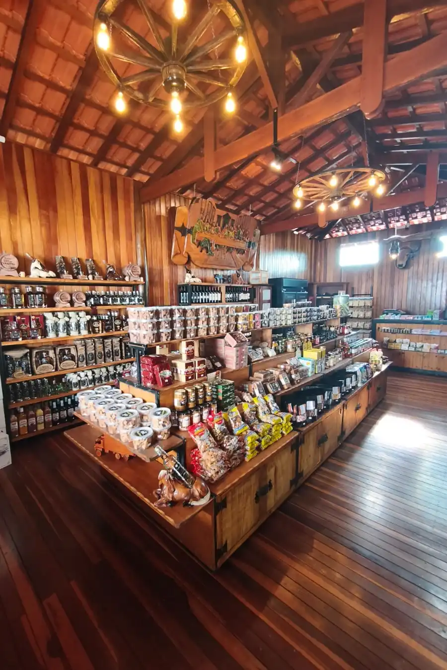 Interior do Empório Rancho Alegre em Socorro SP